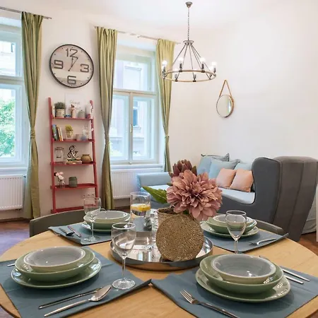 Kent Ridge Loft Апартаменты Прага