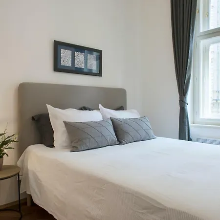 Kent Ridge Loft Апартаменты Прага